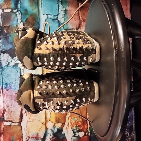 🔥Hidden Wedge Spike Studded Camo Sneaker Heels Alt-Fashion Punk AS IS - Picture 2 of 9